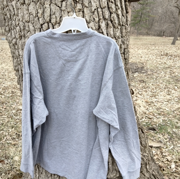 ⬇️ Price Drop!⬇️Men's Levi's Henley in size XXL - Picture 4 of 4